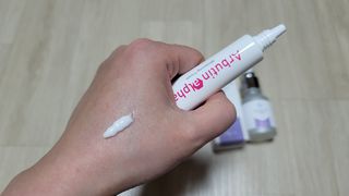 이엔코스 알부틴 알파 화이트닝크림 — 4점을 준 리뷰어가 2021년 3월 올린 사용 사진
