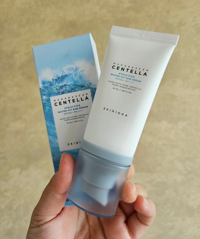 [스킨1004] 마다가스카르 센텔라 히알루-시카 워터핏 선세럼 50ml 리뷰 사진