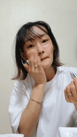 아이디플라코스메틱 아이디 브이로직 플러스 크림 15ml X 4EA — 5점을 준 리뷰어가 2022년 5월 올린 사용 사진