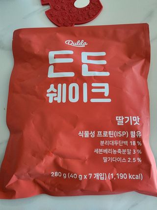 [덜다] 든든 식물성 단백질 쉐이크 40g X 7입 (곡물/딸기) — 5점을 준 리뷰어가 2023년 8월 올린 사용 사진