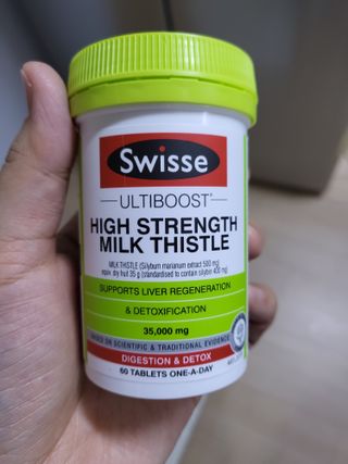 Swisse 스위스 고함량 밀크씨슬 35,000mg 60정 — 5점을 준 리뷰어가 2021년 11월 올린 사용 사진