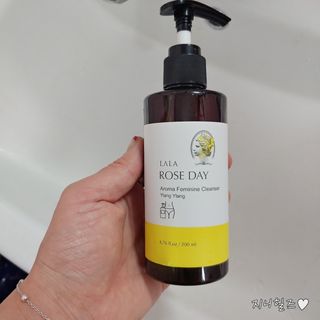라라로즈데이 시즌2 여성청결제 200ml 아로마 페미민 클렌저, 독일더마인증 — 5점을 준 리뷰어가 2021년 9월 올린 사용 사진