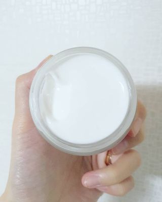 산수시 아쿠아 베네핏 24h 수부지 물광 속건조 수분크림 50ml — 5점을 준 리뷰어가 2021년 6월 올린 사용 사진