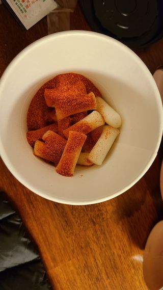 유비쿡 컵떡볶이 매운컵떡볶이2개/ 짜장컵떡볶이 2개  총 4개세트 — 4점을 준 리뷰어가 2021년 2월 올린 사용 사진