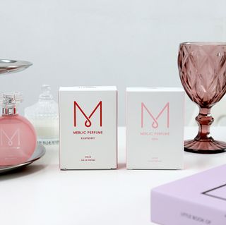 자연스러운 샴푸향이 나는 메블릭퍼퓸 케라 50ml +상큼달달한 라즈베리향이 나는 메블릭퍼퓸 라즈베리 50ml — 5점을 준 리뷰어가 2022년 9월 올린 사용 사진