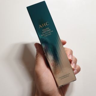 [NEW 탄력유턴 아이크림] AHC 유스 래스팅 리얼 아이크림 포 페이스 — 5점을 준 리뷰어가 2021년 2월 올린 사용 사진