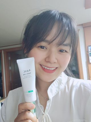 [AHC] 세이프온 에센스 선크림 올리브영 스페셜 증정 기획세트 — 5점을 준 리뷰어가 2022년 6월 올린 사용 사진