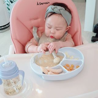 유비맘 캐릭터 실리콘 흡착 식판_색상 랜덤발송 — 5점을 준 리뷰어가 2020년 12월 올린 사용 사진