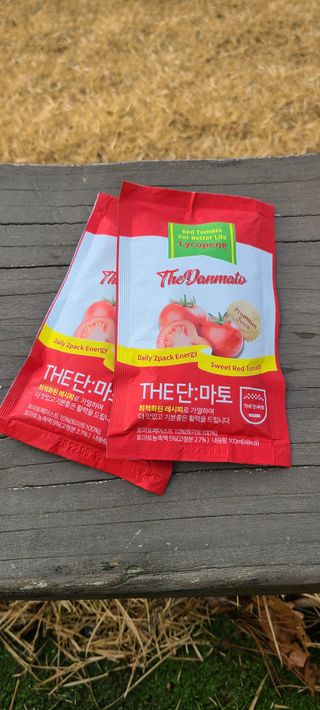 제이제이바이오 더단마토 프리미엄주스 100ml 30팩입 - 무설탕 스테비아 토마토즙 — 5점을 준 리뷰어가 2021년 12월 올린 사용 사진