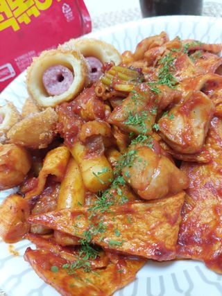한성기업 무볼레 닭떡볶이+해물떡볶이 2종 세트 — 4.5점을 준 리뷰어가 2021년 10월 올린 사용 사진