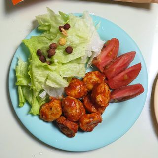 굽네몰 [굽네] 소스가 맛있는 닭가슴살 한입 볼 2종 — 5점을 준 리뷰어가 2021년 3월 올린 사용 사진