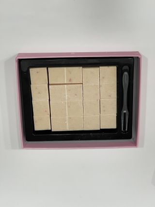 연말/새해선물 딸기 초콜릿 종착역, 건딸기가 상큼하게 씹히는 카카올라 딸기생초콜릿 — 4.5점을 준 리뷰어가 2021년 10월 올린 사용 사진