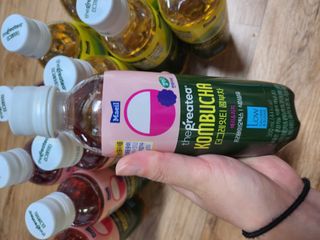 더그레잇티 콤부차 [매일유업] 더그레잇티 44kcal 콤부차 300ml *12개입 (오리지널 6개+베리리치 6개) — 1점을 준 리뷰어가 2023년 8월 올린 사용 사진