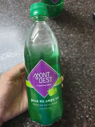 몽베스트 Montbest with Sparkling water Lime20병 — 5점을 준 리뷰어가 2022년 8월 올린 사용 사진