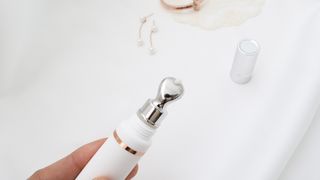 산수시 일루미네이팅 펄 영양 다크서클 스틱 아이 크림 케어 15ml — 5점을 준 리뷰어가 2021년 6월 올린 사용 사진