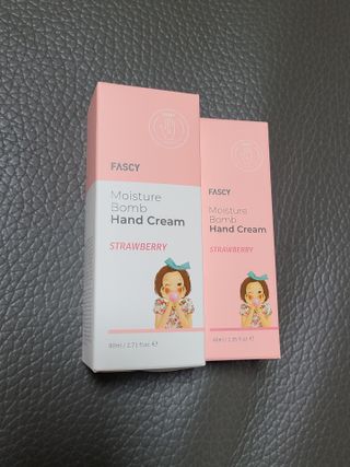 파시 FASCY 高保湿ハンドクリーム40ml+80ml セット — 4.5점을 준 리뷰어가 2021년 7월 올린 사용 사진