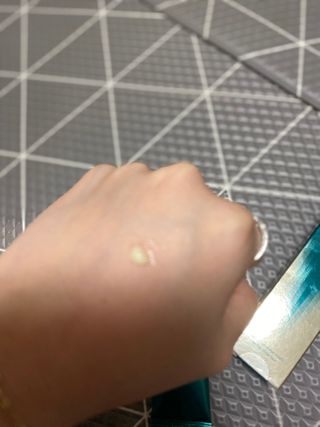 [NEW 탄력유턴 아이크림] AHC 유스 래스팅 리얼 아이크림 포 페이스 — 3점을 준 리뷰어가 2021년 2월 올린 사용 사진