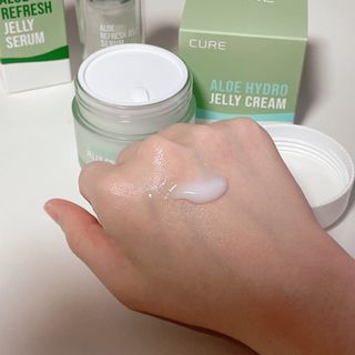 김정문알로에 큐어 큐어 알로에 리프레쉬 젤리 세럼, 큐어 알로에 하이드로 젤리 크림 — 4.5점을 준 리뷰어가 2021년 4월 올린 사용 사진