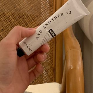멈칫(MUMCHIT) 넥퍼퓸 NECKPERFUME 2가지 향 — 5점을 준 리뷰어가 2021년 11월 올린 사용 사진