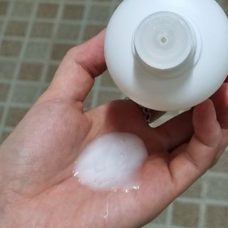 [HUREX] 휴렉스 볼류마이징 탈모완화 기능성 샴푸 150ml x 2개 — 4.5점을 준 리뷰어가 2021년 9월 올린 사용 사진
