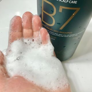 [포레스트스토리] 탈모증상완화 샴푸 1,000ml — 5점을 준 리뷰어가 2022년 8월 올린 사용 사진