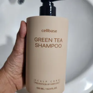 프리마인 더이상 뻣뻣하고 효과없는 탈모샴푸는 NO. 근본부터 케어하는 셀베이스 그린티샴푸(500ml) — 4점을 준 리뷰어가 2023년 3월 올린 사용 사진