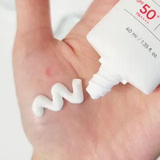 리더스코스메틱 리더스 카밍 바이오틱스 선 에센스 SPF 50+ PA++++ — 4점을 준 리뷰어가 2022년 6월 올린 사용 사진