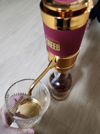 와인웨이터 당신은 별을 마시고있소, 크리비 와인 디스펜서 — 5점을 준 리뷰어가 2023년 1월 올린 사용 사진