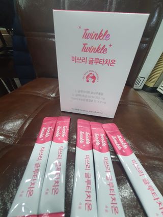 메디포스트 모비타 미쓰리 글루타치온 30포 — 5점을 준 리뷰어가 2023년 1월 올린 사용 사진
