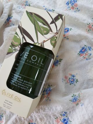 올리브 오일 스킨케어 컴퍼니 [OOSC] 향기로운 보습 로즈 제라늄 바디워시 500ml — 5점을 준 리뷰어가 2021년 5월 올린 사용 사진