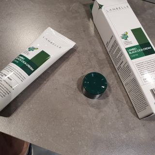 랑벨 랑바이오 블랙 시카 크림 50ml(블랙비 프로폴리스, 시카 4종, 판테놀 10 함유) — 5점을 준 리뷰어가 2022년 4월 올린 사용 사진