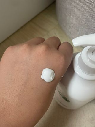 [닥터문] 프리미엄 알로에베라 선크림 500ml — 5점을 준 리뷰어가 2022년 7월 올린 사용 사진
