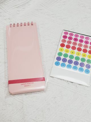 리훈 언더모니터 위클리 플래너 + 다정한 스티커 8mm 원형 칼라 얼굴 표정 1장 — 5점을 준 리뷰어가 2022년 3월 올린 사용 사진