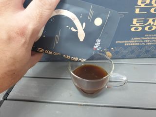 [비린내 완벽제거] 본황칠 통장어 국내산 장어즙 아르기닌 2800mg 장어즙효능 기력보강 — 4점을 준 리뷰어가 2022년 8월 올린 사용 사진