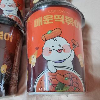 유비쿡 컵떡볶이 매운컵떡볶이2개/ 짜장컵떡볶이 2개  총 4개세트 — 5점을 준 리뷰어가 2021년 2월 올린 사용 사진