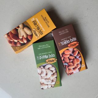 짜먹는 이지견과 짜먹는 이지아몬드, 짜먹는 이지허니피넛, 짜먹는 이지캐슈넛 각 10g X  10포 — 5점을 준 리뷰어가 2021년 2월 올린 사용 사진