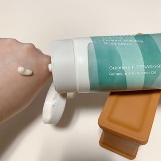 [후르디아] 올리브영 저자극 비건바디로션 — 5점을 준 리뷰어가 2023년 2월 올린 사용 사진