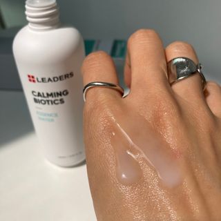 리더스코스메틱 리더스 카밍 바이오틱스 에센스 워터 — 5점을 준 리뷰어가 2021년 5월 올린 사용 사진