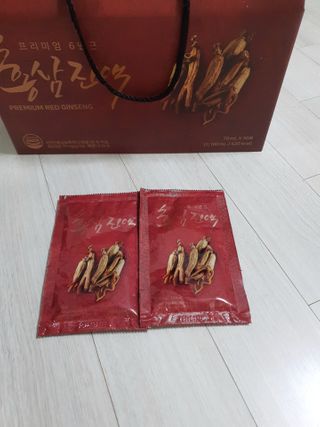 서울약사신협_프리미엄 6년근 홍삼진액_70mlx30포 — 4.5점을 준 리뷰어가 2021년 2월 올린 사용 사진