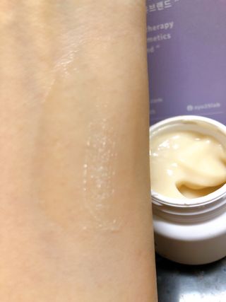 AYU25[아유트웬티파이브]다마스크로즈워터 베이스 천연 수분 촉촉 크림 — 5점을 준 리뷰어가 2021년 3월 올린 사용 사진