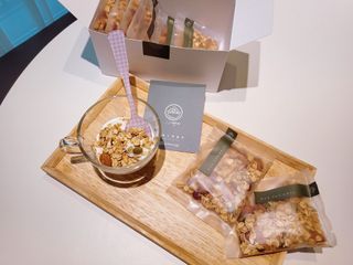 [그래한끼] 무설탕/저당 시리얼타입 수제그래놀라 (40gX10개) — 5점을 준 리뷰어가 2022년 7월 올린 사용 사진