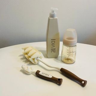 마더케이 디아 프리미엄 젖병세정제 500ml 액상형/무향 — 5점을 준 리뷰어가 2021년 12월 올린 사용 사진