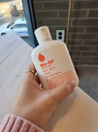 바이오오일 [바이오-오일] 바디 로션 175ml — 5점을 준 리뷰어가 2021년 11월 올린 사용 사진