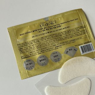 건강누리인터내셔날 레아라 다이아포스 슬리핑 아이패치 골드 & 물광 아이패치 [14회분/총 28매] — 4점을 준 리뷰어가 2022년 7월 올린 사용 사진