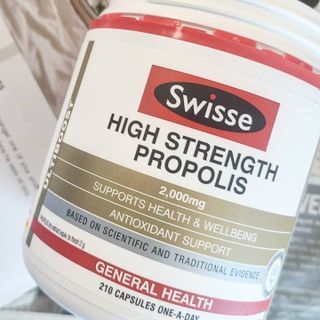 Swisse 스위스 고함량 프로폴리스 2,000mg 210정 — 5점을 준 리뷰어가 2021년 5월 올린 사용 사진