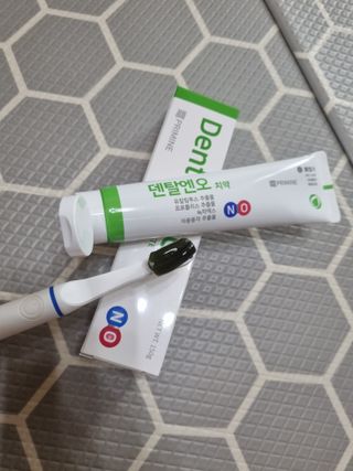 프리마인 유해균 뿐만 아니라 유익균까지 씻어내는 치약은 그만, 건강한 구강환경을 만드는 덴탈엔오 — 5점을 준 리뷰어가 2022년 6월 올린 사용 사진