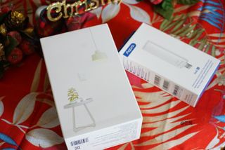 아카라 조명 스위치를 누워서 끄는 방법 (스마트 조명 스위치 2구 + 무선 리모트 스위치 1구 T1, 스마트 허브 E1) — 5점을 준 리뷰어가 2021년 12월 올린 사용 사진