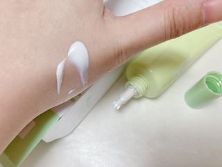 아이레시피 마일드시카 브라이트닝 업 선스크린 SPF50+ PA++++ — 5점을 준 리뷰어가 2023년 6월 올린 사용 사진