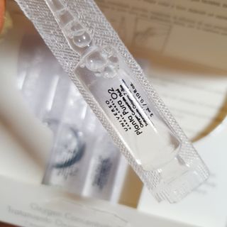 유니베르소 산소앰플 7일 집중케어 앰플 — 3.5점을 준 리뷰어가 2021년 5월 올린 사용 사진