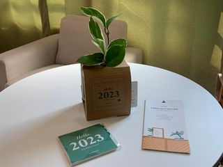 [메이크정글] 식물과 달력이 하나로, 2023년 식물캘린더 No.1 — 5점을 준 리뷰어가 2022년 10월 올린 사용 사진